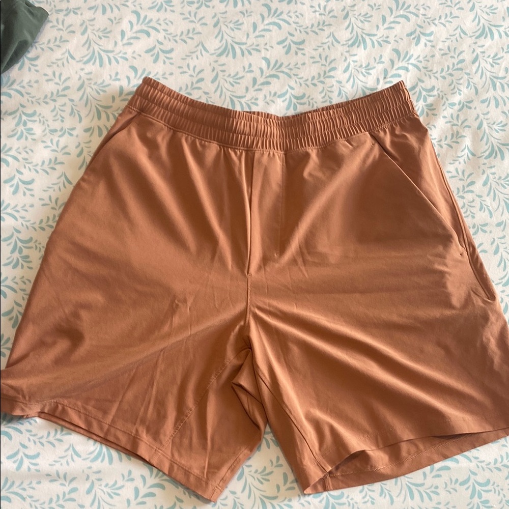Lululemon Mens Pace Breaker 7” Liner-Less shorts